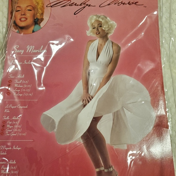 Marilyn Monroe Halloween Costume with Wig - Picture 1 of 2